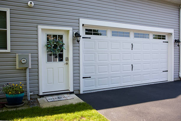 24/7 Emergency Garage Door Panel Replacement experts in Daviess County County, IN
